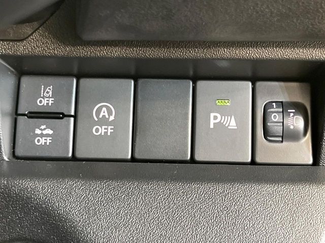 【スズキ　デュアルセンサーブレーキサポート】走行中に前方の車両等を認識し、衝突しそうな時は警報とブレーキで衝突回避と被害軽減をアシスト。より安全にドライブをお楽しみいただけます。