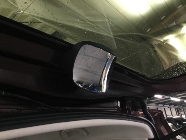 【後方視角支援ミラー】車両の後方付近を視覚的に確認するミラーです。広角ミラーとして設計されており、死角になりやすい後方付近の確認に役立ちます。