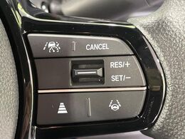 【アダプティブクルーズコントロール】高速道路での長距離走行が楽に！！自動で速度を保つクルーズコントロールが、衝突軽減システムと連携し、前方の車両を感知して車間を保つように速度調節してくれます！！