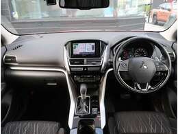 広々コックピットです