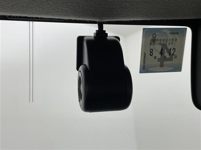 【前後ドライブレコーダー】映像・音声などの運転中の記録を残します。事故などを起こした起こされた時の証拠になりえますので、もしも時でも安心ですね。