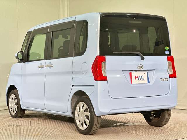 納車前にはスタッフによってピカピカに仕上げてご納車致します。オプションでガラスコーティングなどオススメ品も格安で承ります！