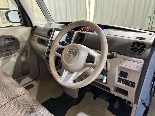 当店のこだわりはズバリ「価格」です。車両仕入れにとことんこだわり、良質な車両を安く取り揃えております。