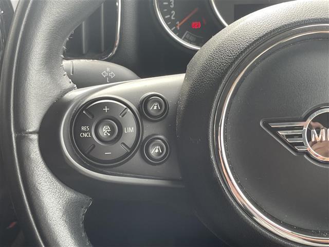 【運転席操作部】『運転席周辺の装備』の画像になります。快適なドライブを楽しむための機能が装備されています！運転席から触れるので使いやすいです！