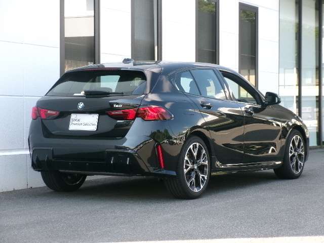 名鉄AUTOオリジナルコーティングMコートをはじめウインドフィルム施工、ドライブレコーダー取付、BMWパフォーマンスアクセサリーなど各種承ります。