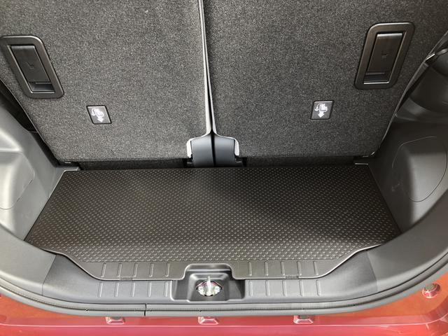 荷室空間も広く、シートアレンジもできるので使い分けできます。