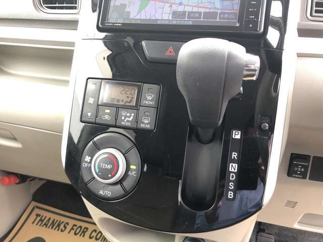 ☆シフト☆　シフト周りも操作しやすく快適なドライブを楽しんでいただけます♪