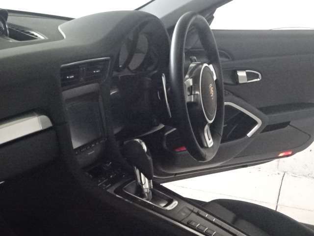 純正スポーツステアリングパトル付