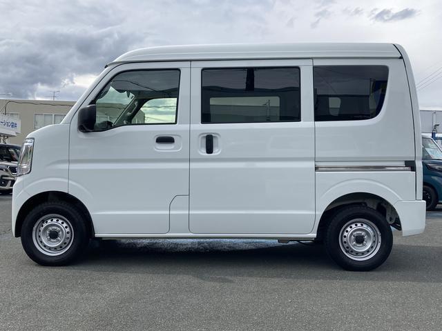 軽自動車の魅力はいろいろありますよね。維持費、小回り、運転のしやすさ、燃費のよさ、書いたら書ききれないほど！