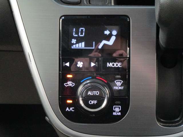 オートエアコンで快適温度を自動で保ってくれます！