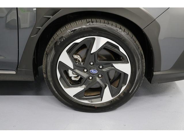 FALKEN製225/55R18インチのM＋Sタイヤが装着されてます。