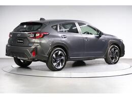 スバル認定中古車！2WD ハイブリットクロストレックです。走行距離も少なく、人気のマグネタイトグレーが入庫しました！