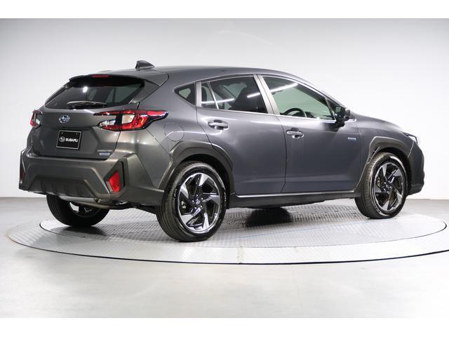 スバル認定中古車！2WD ハイブリットクロストレックです。走行距離も少なく、人気のマグネタイトグレーが入庫しました！