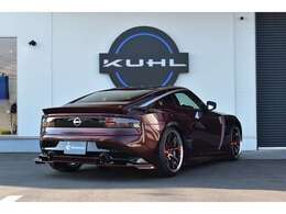 ヒートブルーカラーのマフラーエンドが特徴的な当社のオリジナルマフラー！！左右2本出しのマフラーを装着している車両で、もちろん車検対応になりますのでこのまま車検OKです！！