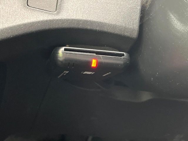 【ETC】高速道路の料金所をストレスなく通過！話題のスポットやサービスエリアに多い「スマートIC」利用時は必須のアイテムです。当店でセットアップを実施、ご納車当日からすぐにご利用いただけます！