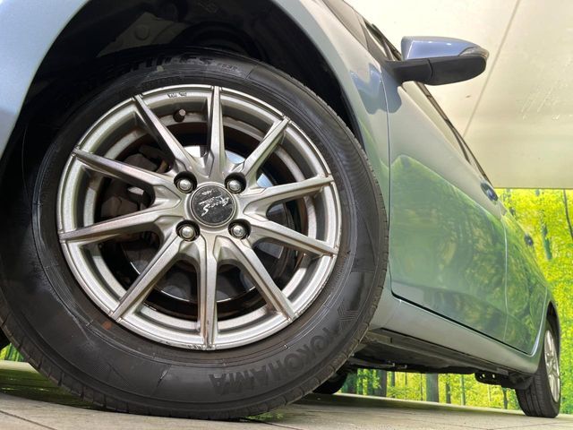 【14インチアルミホイール】外観にマッチしたアルミホイールを装着しております。各種アルミホイールや、スタッドレスタイヤも取扱いしております。是非ご相談ください♪