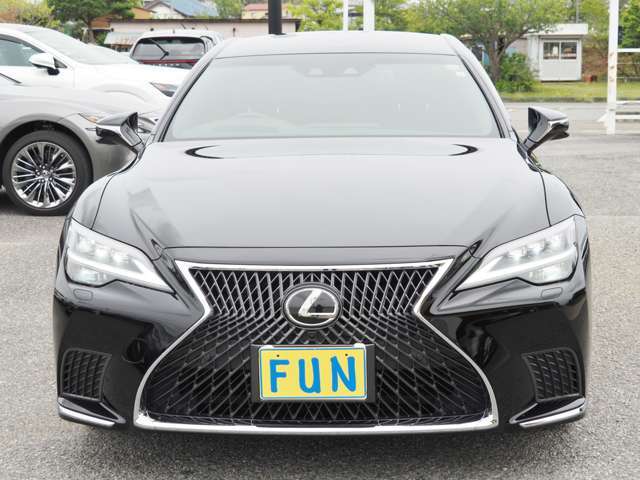 安心のワンオーナー車・内外装とてもきれいなレクサスLS500hエグゼクティブ4WDが入庫しました。ご来店・お問い合わせお待ちしております。