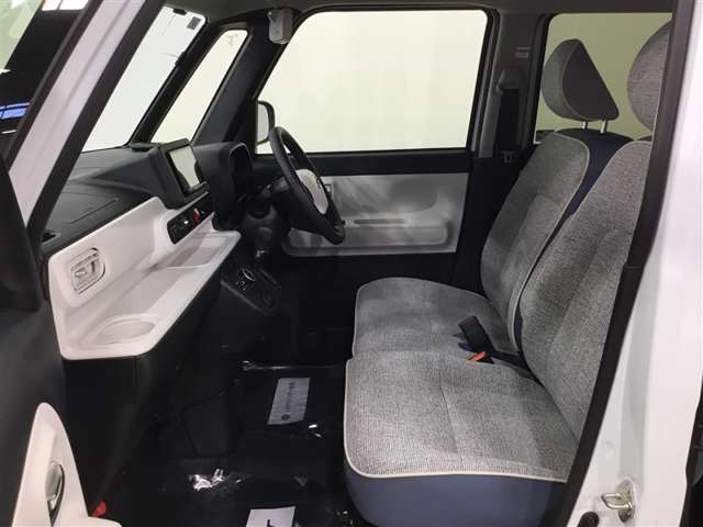 ファブリックで包み込んだベーシックなシートです。通気性が良くて蒸れにくい上に、保温性も高いので冬場でも冷えを感じにくいです♪