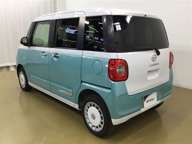 リヤのガラスはプライバシーガラスになっており、スタイルと快適性を兼ね備えた一台です！