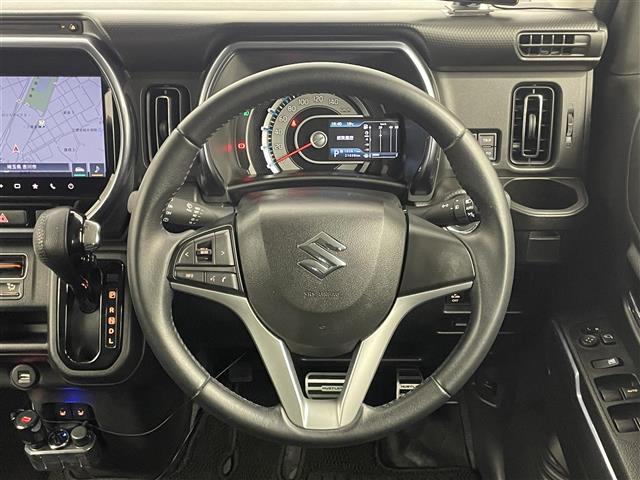 【ステアリング】軽い力で扱いやすいハンドルです。目立つ傷やスレなどなく綺麗な状態です！除菌プランいれていただくとさらに快適に！清潔なお車はお子様にも安心ですね！