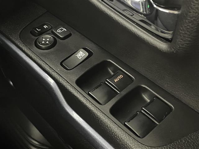 【窓操作部】軽い力で、窓を開けたり閉めたりすることができます！掲載箇所以外にご希望の写真がございましたら、お気軽にお問い合わせ下さい！メールや郵送でお送りさせていただきます。