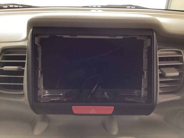 当車は、オーディオレス仕様車です。