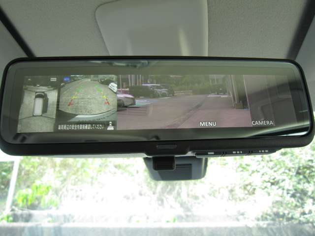 車両後方を直接映像で確認出来るスマートルームミラーです！