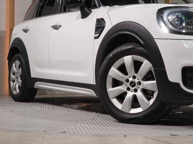 ■ショールーム以外のモータープールにて保管している車輌が多数あるため、実車をご覧になりたい場合は、お手数ですがご来店前に事前確認のご連絡を頂きますようお願い致します。