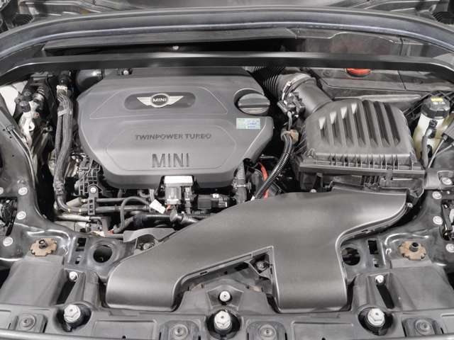 ■総在庫数は約250台！■屋内展示場で天候を気にせず安心してご覧いただけます。■経験を活かして自信を持ってオススメできる確かな良質車のみを厳選ラインナップ致しております！■是非お立ち寄りください♪