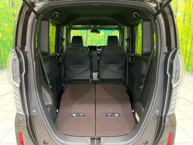 普段のお買い物や通勤、送迎等に十分な荷室スペースを確保しております。セカンドシートを倒すと、大きな荷物の積載も可能です♪