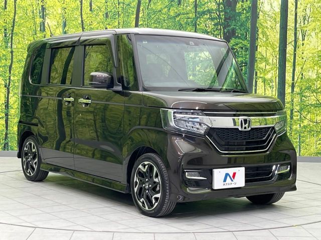 大好評のボディコーティング「弾スプラッシュコート」もご納車までに施工可能。通常のガラスコートと異なる、耐久年数6年の無機質ガラスコーティングが、ボディをキレイな状態に保ってくれます。