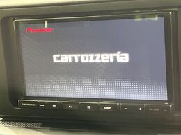 【ナビゲーション】目的地までしっかり案内してくれる使いやすいナビ。Bluetooth接続すればお持ちのスマホやMP3プレイヤーの音楽を再生可能！毎日の運転がさらに楽しくなります！！