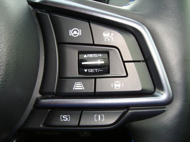 高速道路など特定の道路で使える高度運転支援機能「アイサイトX」搭載。ハンドル右側・右下のスイッチで起動できます。人間の運転のように自然な速度制御や、ドライバー異常時対応システムなどが特徴です。