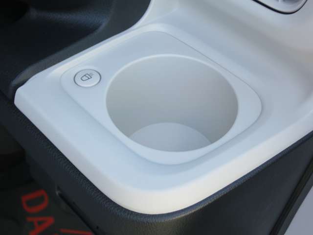 人気のホットカップホルダー付いてます！！