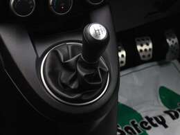 5速MT★クラッチのすべり感もなくマニュアル車でよくダメになるシフトのリンケージのガタもありません！