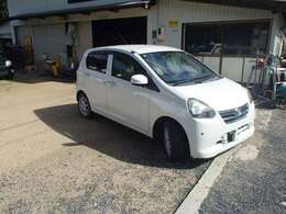 外装クリア剥がれもなく全体的に綺麗な状態です..車両本体価格に現状の実費の整備費を入れて出さないと業販など聞かれると大損するので本体価格に入れています