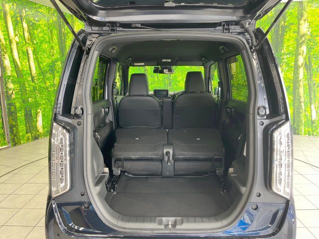 普段のお買い物や通勤、送迎等に十分な荷室スペースを確保しております。セカンドシートを倒すと、大きな荷物の積載も可能です♪