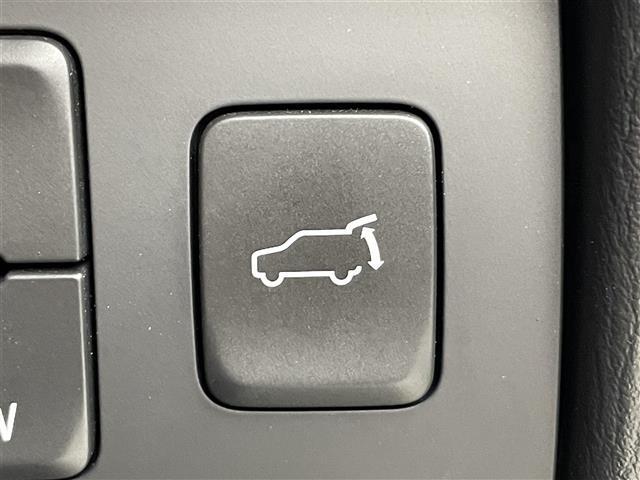 気になる車はすぐにお問い合わせください！右のカーセンサー専用無料ダイヤルから、専門スタッフがお車のご質問にお答えいたします！