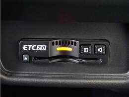 ◆ETC2.0装着◆進化したドライブ体験。料金収受システムだけだったETCが生まれ変わって、高速道路を賢く使うETC2.0に進化しました。多彩な情報サービスが便利で快適なドライブ体験を提供します。