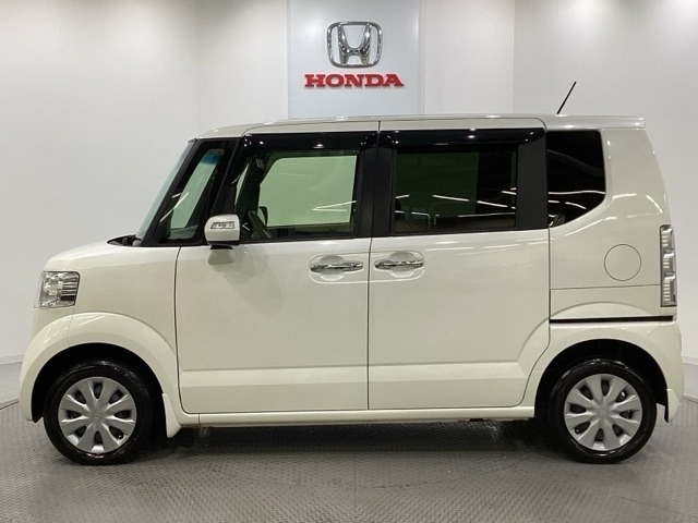 購入後も自社指定整備工場完備でお客様の愛車をしっかりサポート致します！御納車時には安全かつ安心してお乗り頂けるようホンダ専門知識を持つ整備スタッフが点検・整備・装備も説明をしてお渡ししております。
