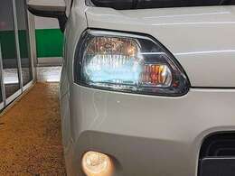 明るいキセノンライトとフォグも付いて夜間走行も安心です！