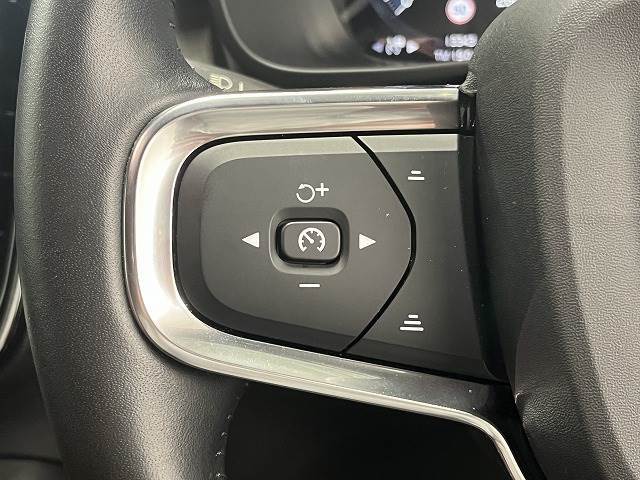 【クルーズコントロール】装備車両です。遠距離ドライブの高速道路などでは大活躍で疲労軽減に役立ちます。