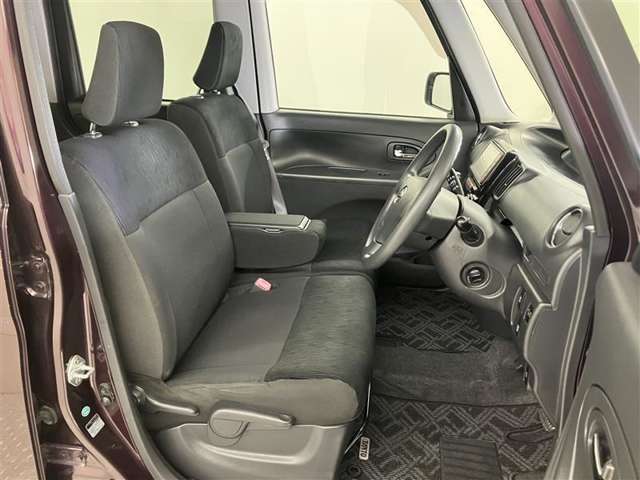 見通しのよいすっきりとした視界で、誰でも運転しやすいです。運転のしやすさは疲れにくさにも繋がりますよ♪