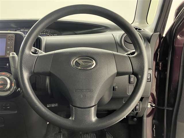 ドライバーに寄り添う快適な操作フィールをもたらすステアリングです。