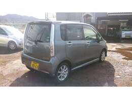 オイル、オイルエレメント、ワイパー、バッテリーを交換してお渡しとなります。提携認証工場にて整備してのお渡しなので安心してお乗りいただけます