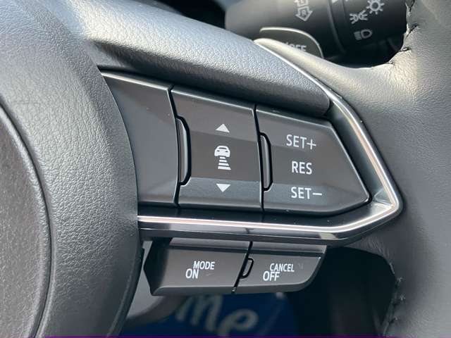 登録した速度に保ち走行するレーダークルーズコントロール付き。高速やバイパスでの運転支援に役立つ便利アイテムです！