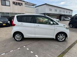 総額表示は店頭納車の総額になります。県外の方には別途登録・陸送費が必要です。