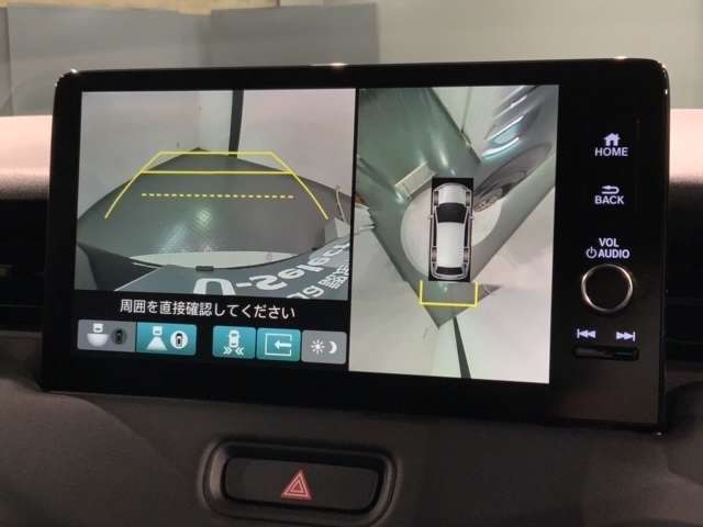 全方位モニターがついています！　車の周囲を360°安全確認できるので、普段の駐車はもちろんの事、縦列駐車や幅寄せの際にも活躍してくれますよ。