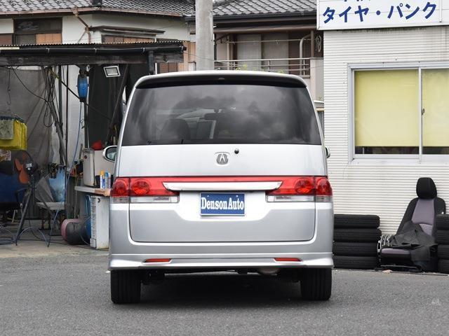 当社の整備は、車検を取得する為の検査ではなく、ワンランク上の法定整備となります。国の認証工場にて行うディーラー基準のしっかりとした整備内容です。安全・安心・快適にお乗り頂けることをご提案致します。