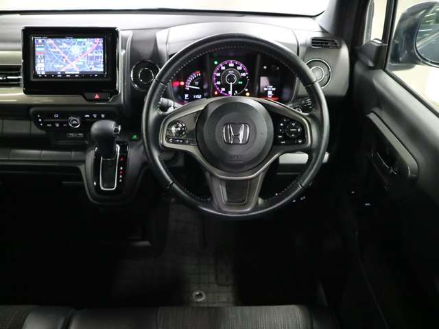 系列会社にメルセデスベンツ、BMW、VW、GMシボレー、クライスラー、スズキアリーナ等正規ディーラーを持つ当社ならご納車後の整備のノウハウも御座いますので安心してお乗り頂けます。